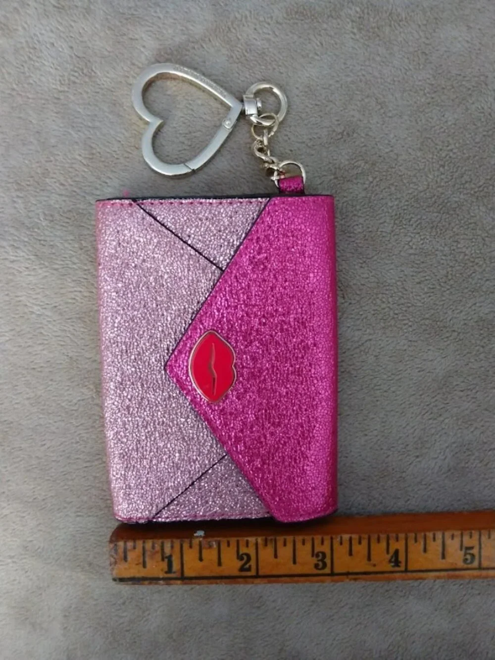 Victoria's Secret Keychain and Card Holder Sparkle Hot Pink Metallic Red Lips - Picture 9 of 9